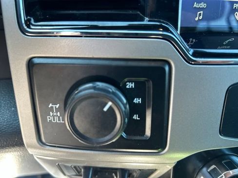 Used 2022 Ford F250 Lariat w/ Lariat Ultimate Package AWD/4WD image 26