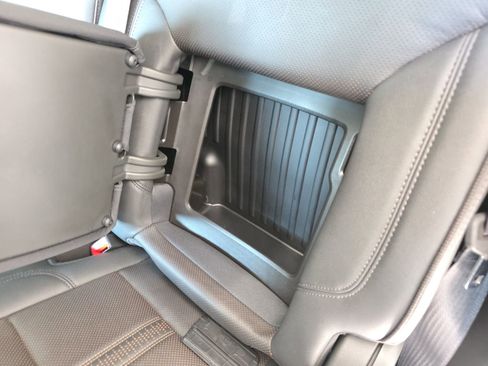 Used 2022 Chevrolet Silverado 1500 High Country w/ Technology Package image 28