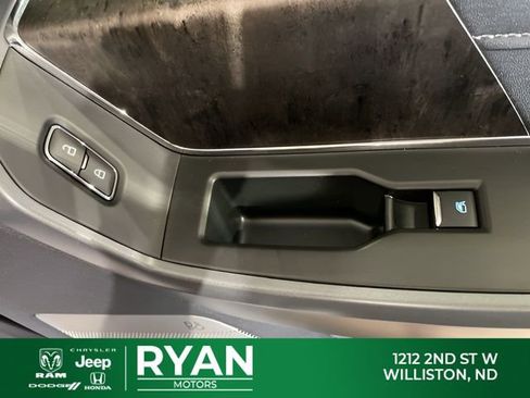 Used 2024 Ford F250 Lariat w/ Sport Appearance Package image 30