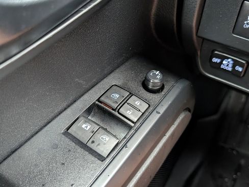 Used 2022 Toyota Tacoma SR image 33