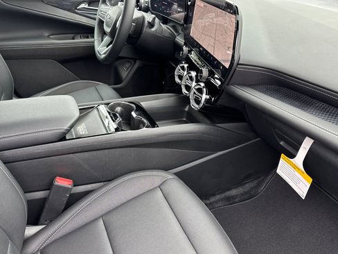 New 2026 Chevrolet Blazer EV LT image 15