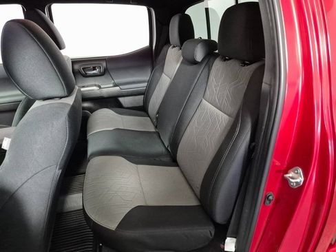 Used 2022 Toyota Tacoma TRD Sport image 23