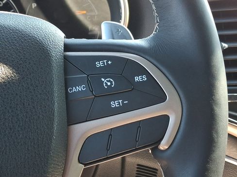 Used 2016 Jeep Grand Cherokee Limited w/ Trailer Tow Group IV AWD/4WD image 22