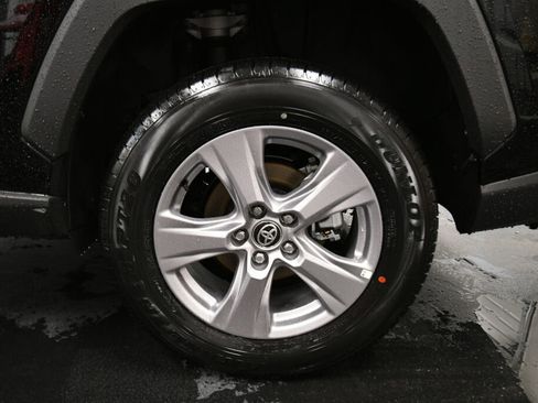 Used 2025 Toyota RAV4 XLE image 33