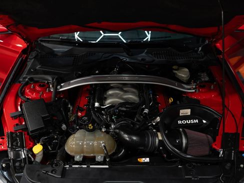 Used 2016 Ford Mustang GT Premium w/ GT Performance Package RWD image 40