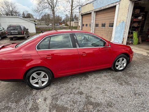 Used 2009 Volkswagen Jetta SEL FWD image 7