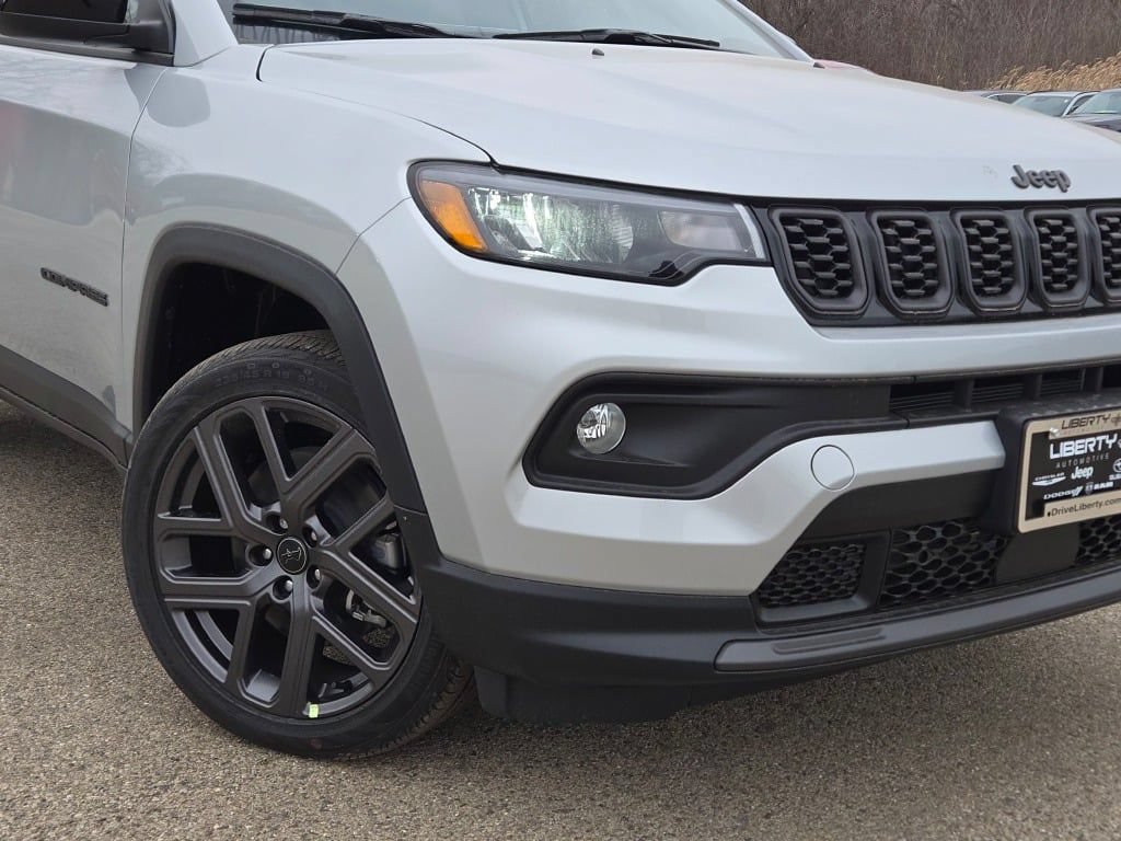 New 2026 Jeep Compass Latitude AWD/4WD image 4