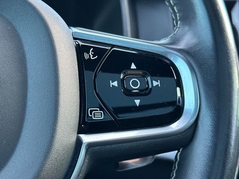 Used 2020 Volvo S90 T8 Inscription w/ Advanced Package image 27