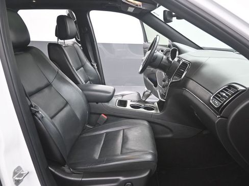 Used 2019 Jeep Grand Cherokee High Altitude RWD image 14