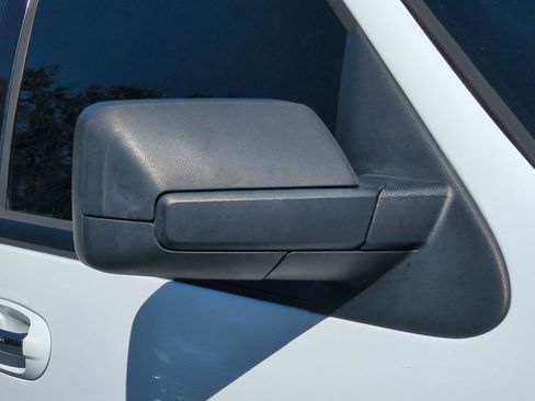 Used 2017 Ford Expedition XLT image 12