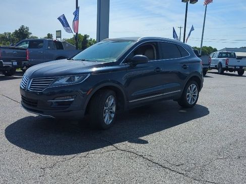 Used 2017 Lincoln MKC Select w/ Select Plus Package AWD/4WD image 9