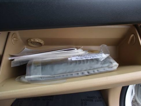 Used 2017 Kia Sedona EX FWD image 49