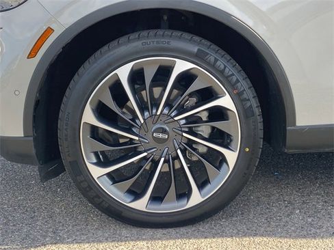 Used 2020 Lincoln Aviator Reserve w/ Equipment Group 202A image 11