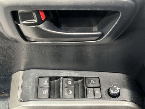 Used 2018 Toyota Tacoma SR5 image 13