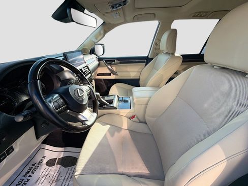 Used 2022 Lexus GX 460 Premium w/ Accessory Package AWD/4WD image 21