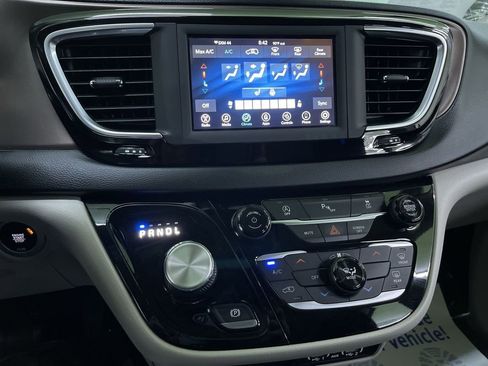 Used 2021 Chrysler Voyager LX w/ Cold Weather Group image 22