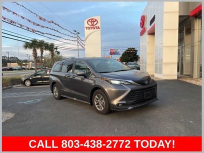 Used 2025 Toyota Sienna XLE