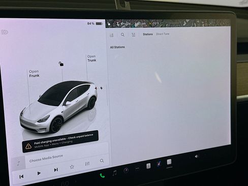 Used 2022 Tesla Model Y Performance AWD/4WD image 18