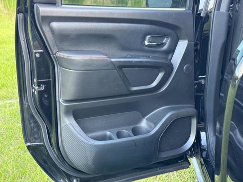 Used 2022 Nissan Titan PRO-4X w/ Pro-4x Utility Package AWD/4WD image 12