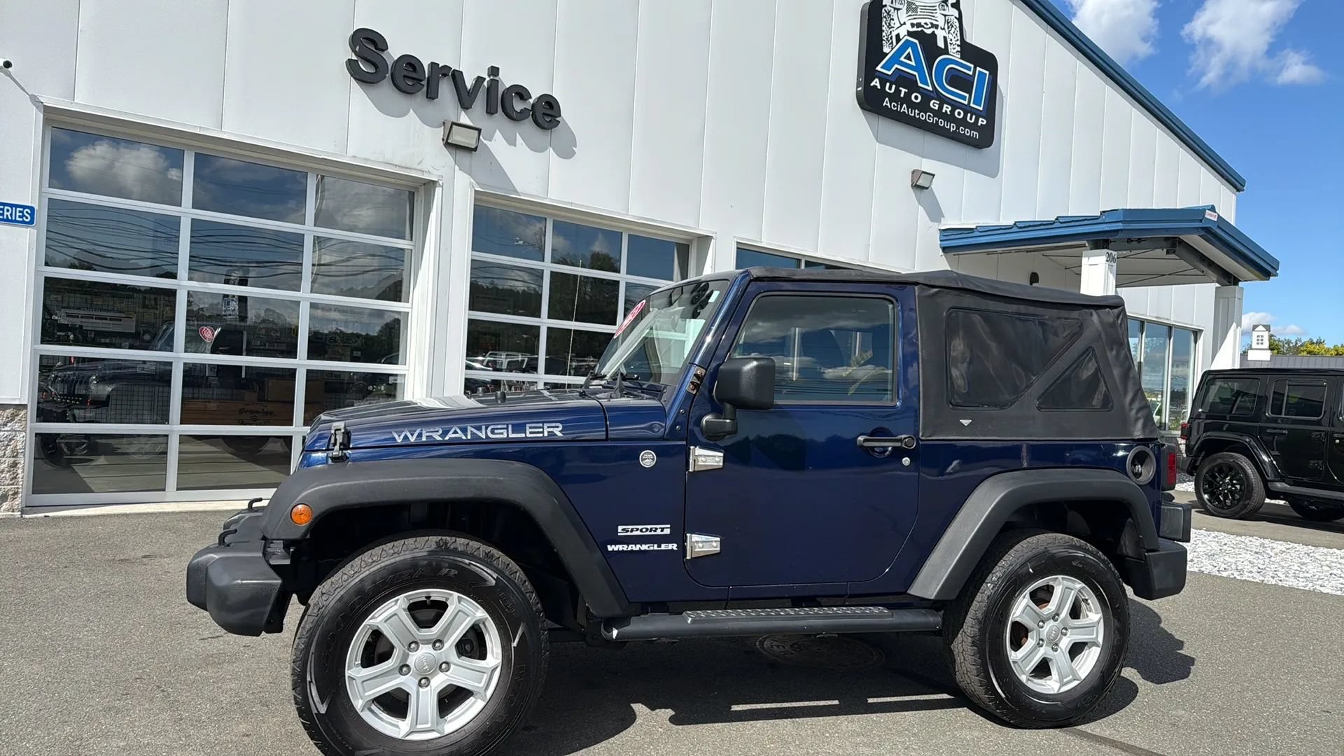 Used 2013 Jeep Wrangler Sport AWD/4WD image 9