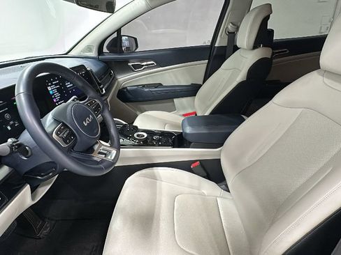 Used 2024 Kia Sportage EX image 9