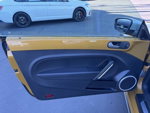 Used 2016 Volkswagen Beetle 1.8T Dune image 12