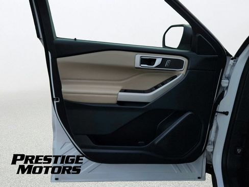 Used 2022 Ford Explorer XLT w/ Equipment Group 202A AWD/4WD image 14