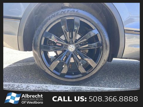 Used 2020 Volkswagen Tiguan SE R-Line AWD/4WD image 34