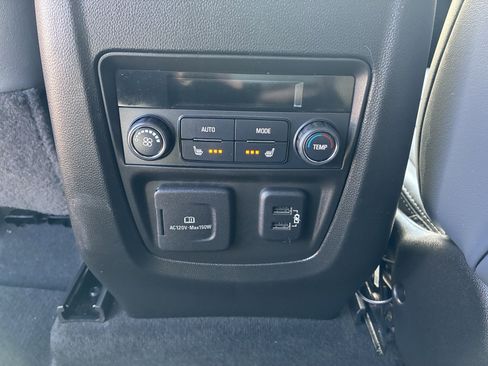 Used 2024 Buick Enclave Premium image 4