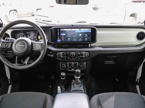 Used 2024 Jeep Wrangler Sport S image 12