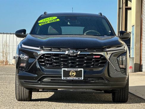 Used 2025 Chevrolet Trax RS w/ Driver Confidence Package image 5