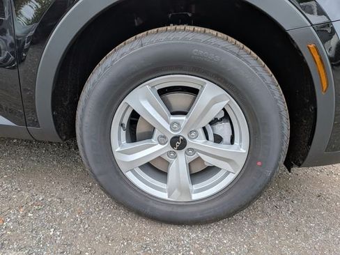 New 2026 Kia Sorento LX FWD image 11