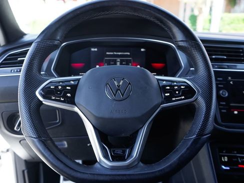 Used 2022 Volkswagen Tiguan SE R-Line image 23