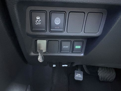 Used 2020 Nissan Rogue Sport S image 31