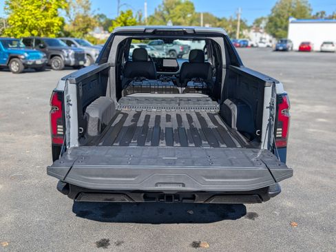 New 2025 Chevrolet Silverado EV RST image 29
