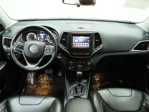 Used 2019 Jeep Cherokee Latitude Plus FWD image 24