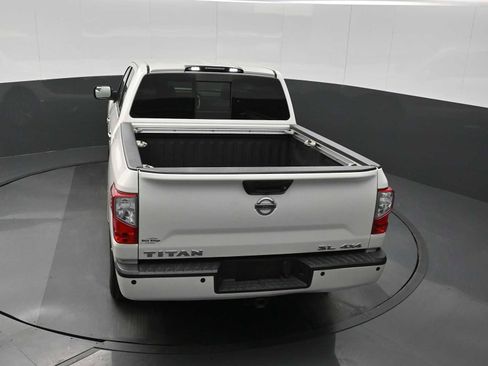 Used 2019 Nissan Titan SL image 21