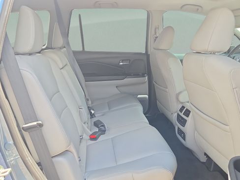 Used 2016 Honda Pilot Touring image 17