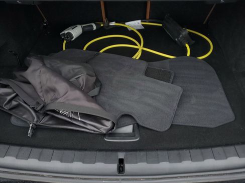 Used 2023 BMW 330e xDrive w/ Premium Package image 32