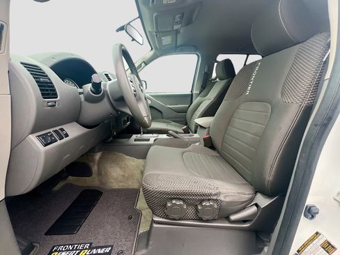 Used 2017 Nissan Frontier Desert Runner RWD image 19