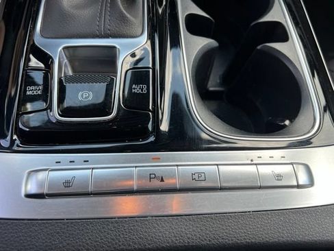 Certified 2024 Kia Carnival EX FWD image 26