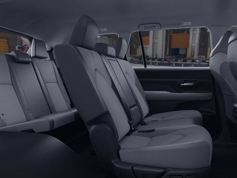 New 2026 Toyota Grand Highlander LE image 2