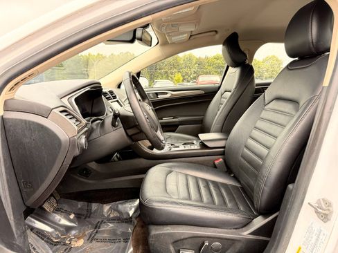 Used 2018 Ford Fusion SE w/ Equipment Group 602A FWD image 14