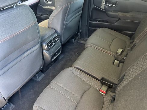 Used 2025 Honda Pilot Sport image 25