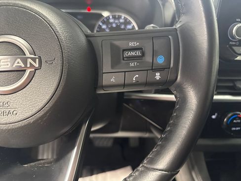 Used 2024 Nissan Pathfinder SV FWD image 4