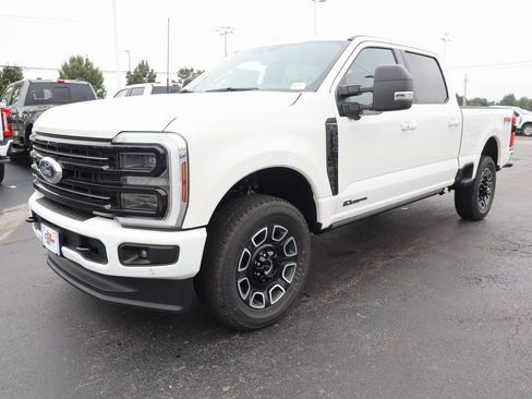New 2025 Ford F250 Platinum w/ FX4 Off-Road Package image 11
