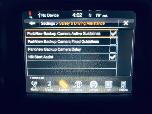 Used 2018 Jeep Cherokee Latitude Plus FWD image 32