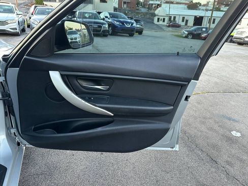Used 2014 BMW 320i Sedan RWD image 29