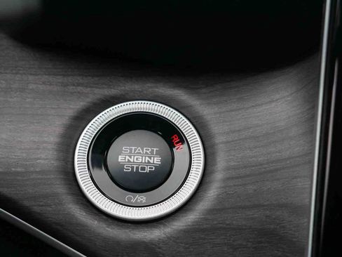 New 2025 Jeep Grand Cherokee Limited image 36