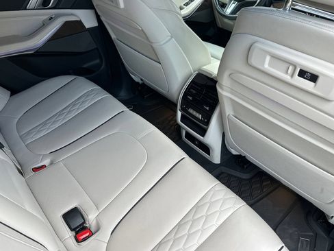 Used 2021 BMW X5 xDrive40i w/ M Sport Package AWD/4WD image 18
